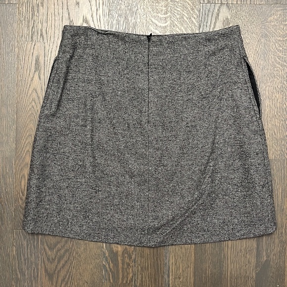 Aritzia Wilfred skirt - Picture 2 of 4